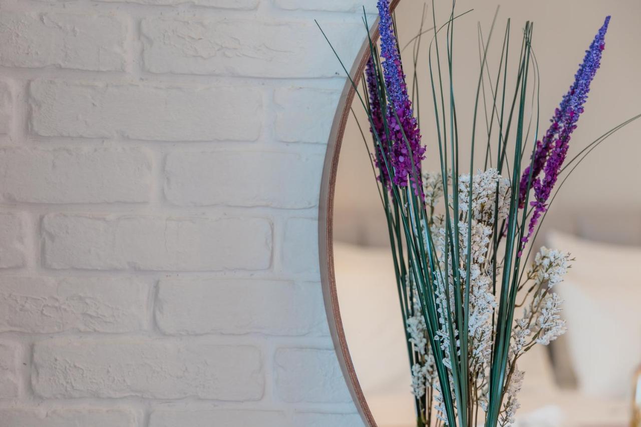 Melena Premium Suites Roda  Exteriör bild