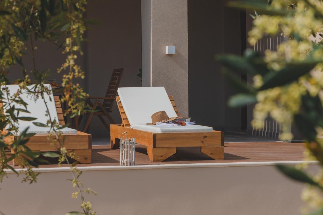 Melena Premium Suites Roda  Exteriör bild